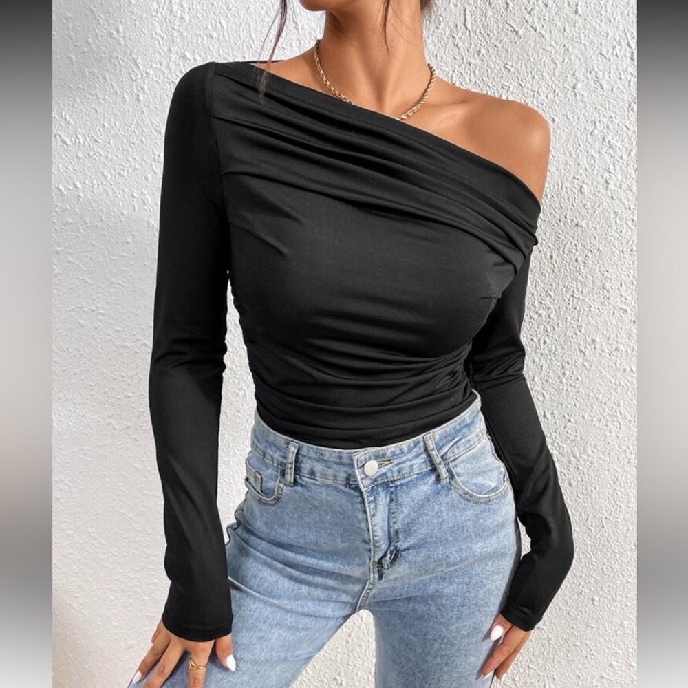 Long Sleeve Black Off-Shoulder Bodysuit